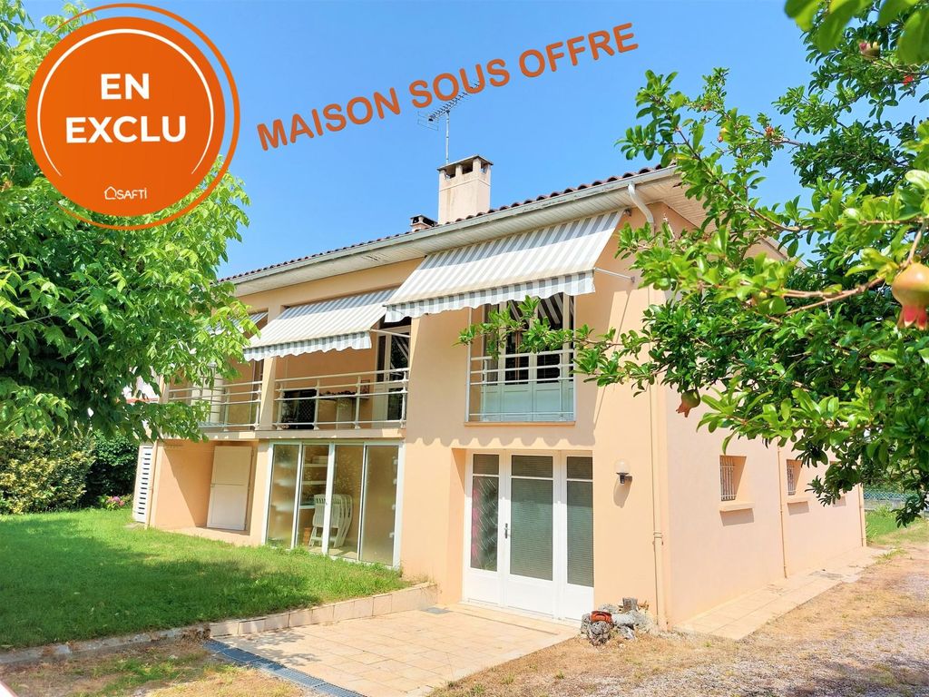 Achat maison à vendre 3 chambres 130 m² - Sainte-Livrade-sur-Lot