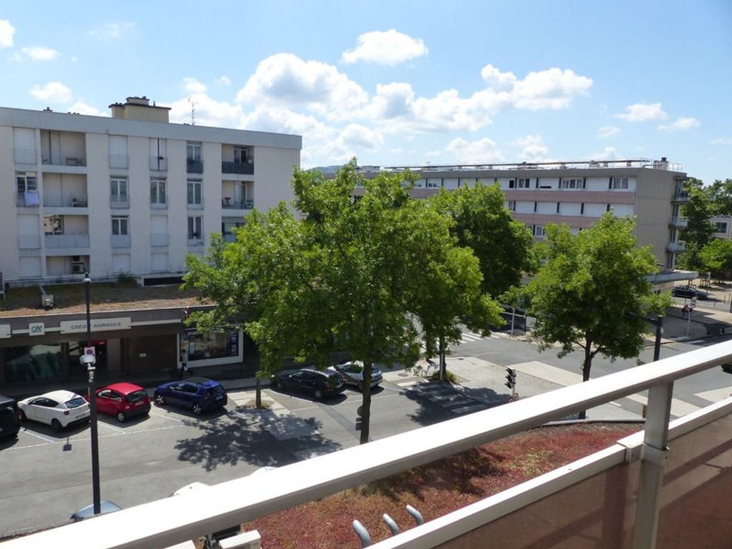 Achat appartement à vendre 4 pièces 76 m² - Cournon-d'Auvergne