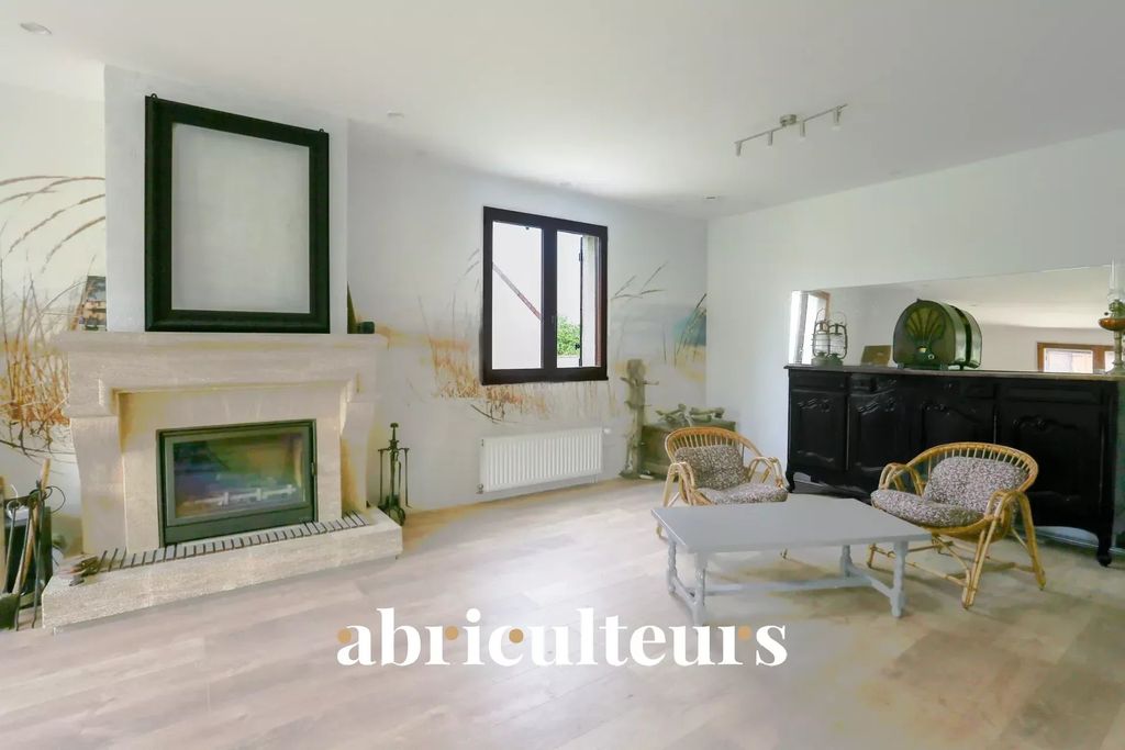 Achat maison à vendre 6 chambres 230 m² - Mennecy