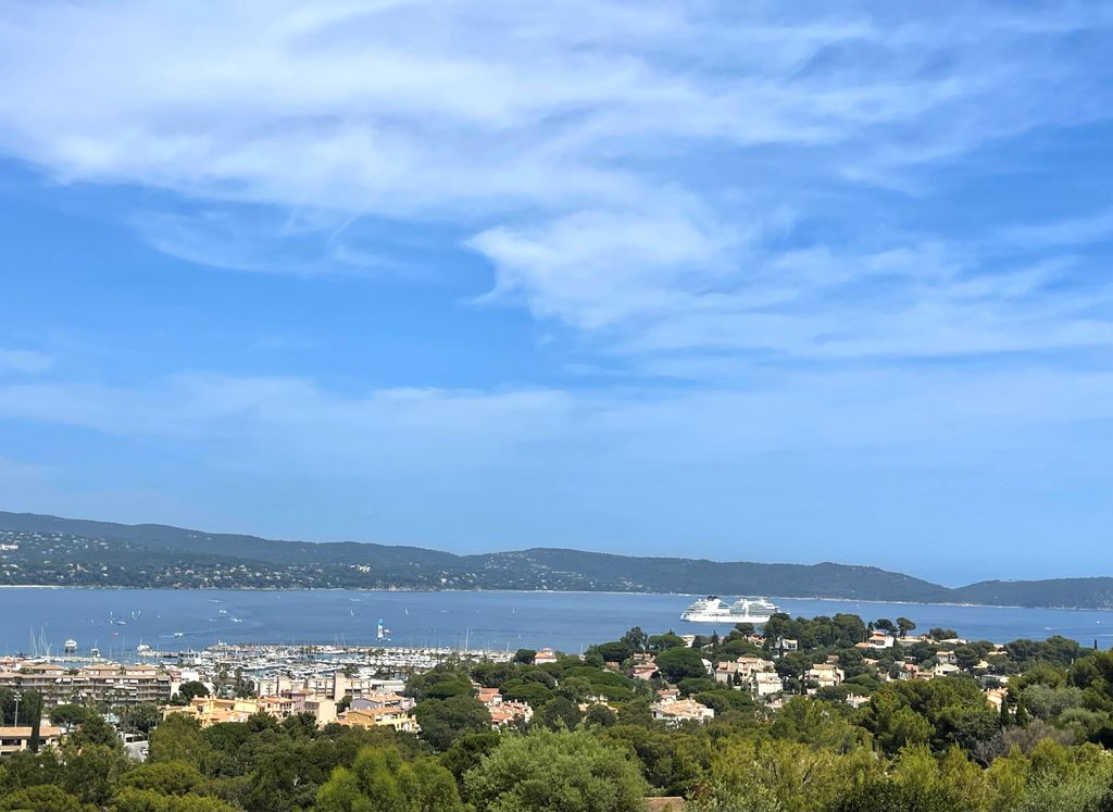 Achat maison à vendre 4 chambres 190 m² - Cavalaire-sur-Mer