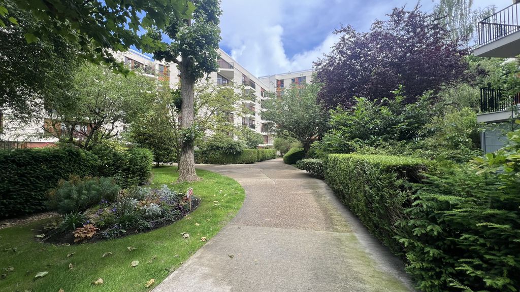 Achat appartement à vendre 5 pièces 81 m² - Le Chesnay