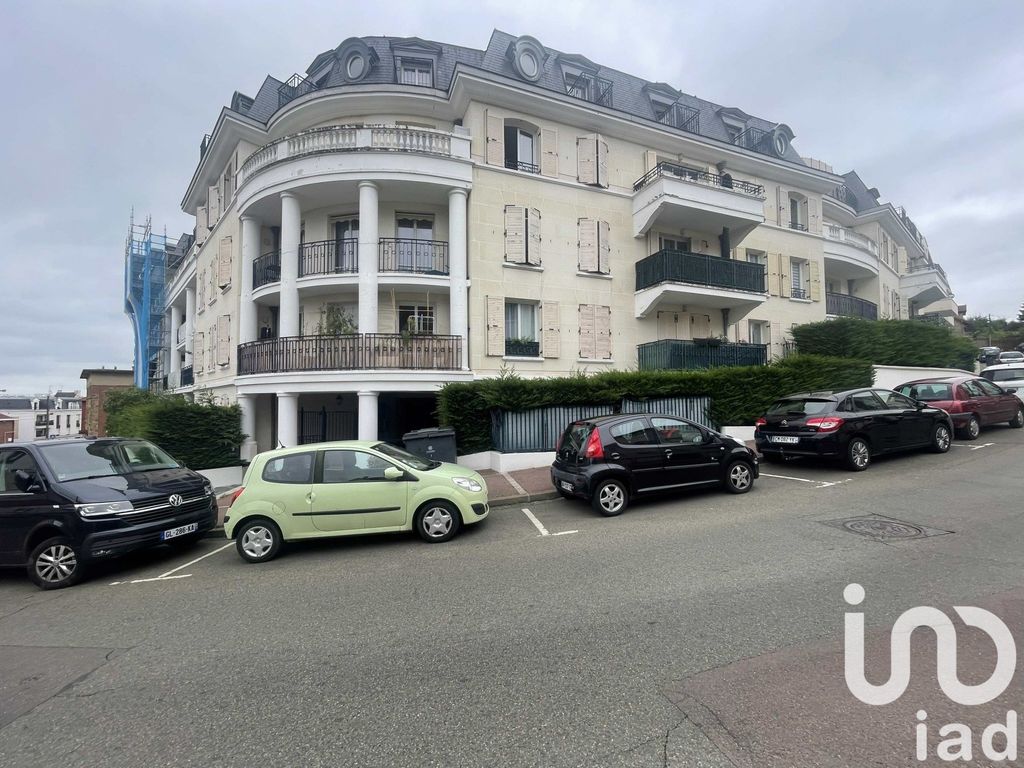 Achat appartement à vendre 4 pièces 94 m² - Saint-Cyr-l'École