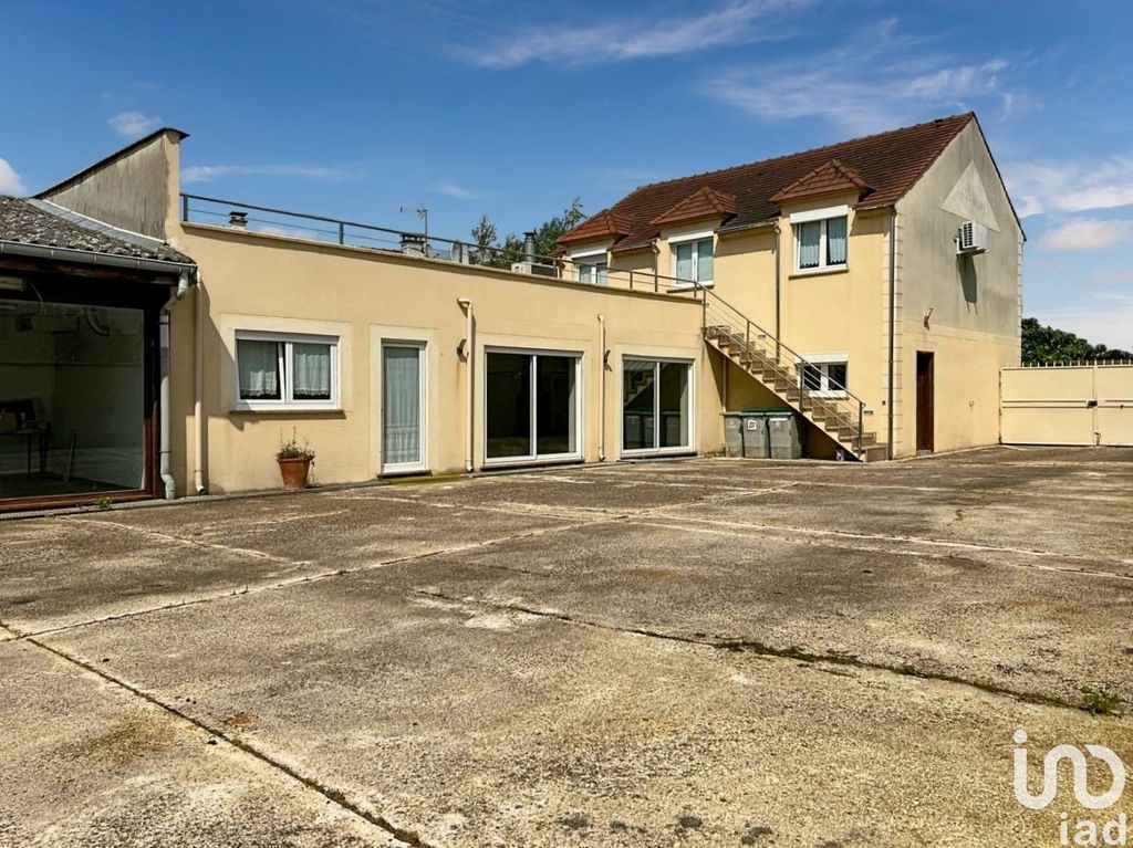 Achat maison à vendre 4 chambres 450 m² - Moissy-Cramayel