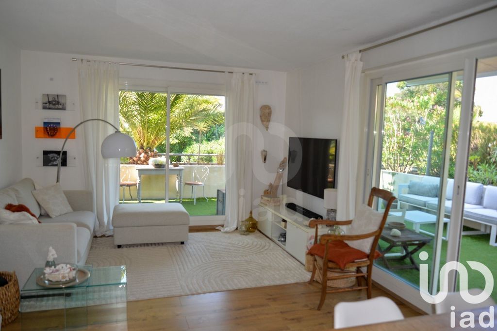 Achat appartement à vendre 3 pièces 65 m² - Saint-Laurent-du-Var