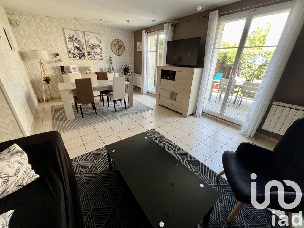 Achat maison à vendre 3 chambres 85 m² - Savigny-le-Temple