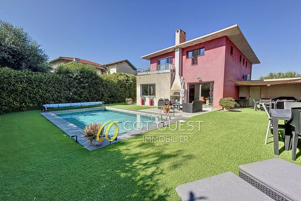 Achat maison à vendre 4 chambres 146 m² - Cagnes-sur-Mer