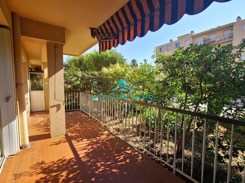 Achat appartement à vendre 2 pièces 45 m² - Saint-Laurent-du-Var