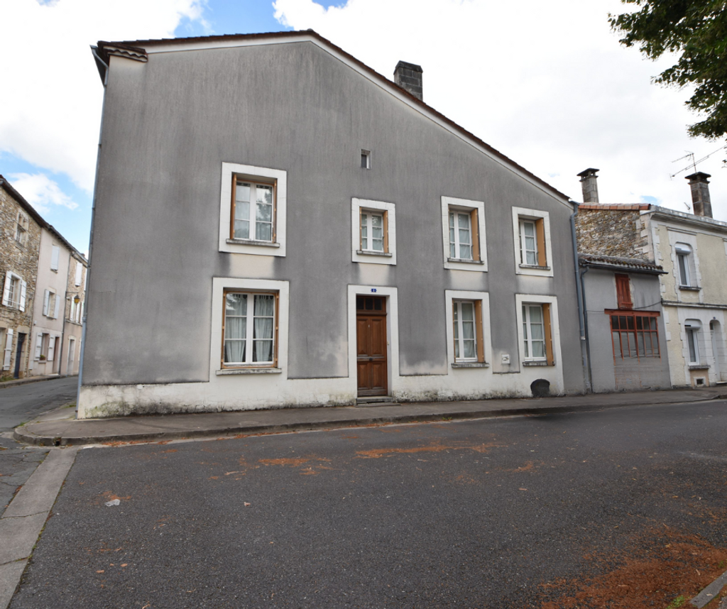 Achat maison à vendre 3 chambres 135 m² - Montbron