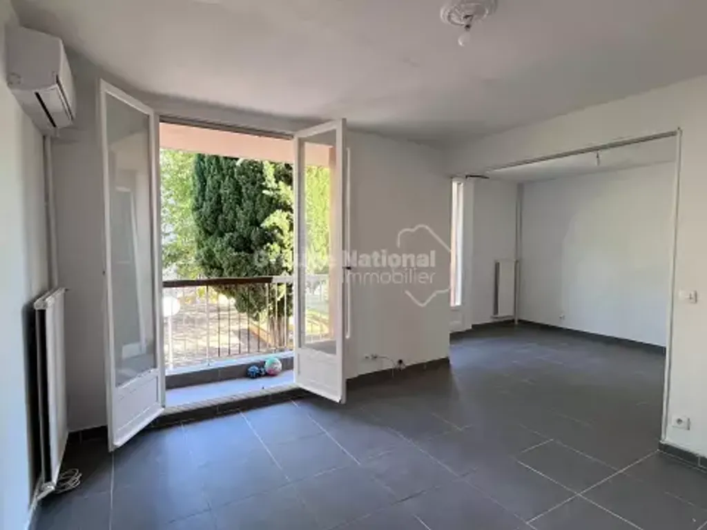 Achat appartement à vendre 4 pièces 77 m² - Arles