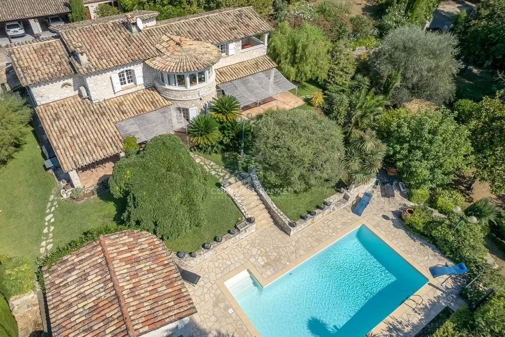 Achat maison à vendre 5 chambres 240 m² - Saint-Paul-de-Vence