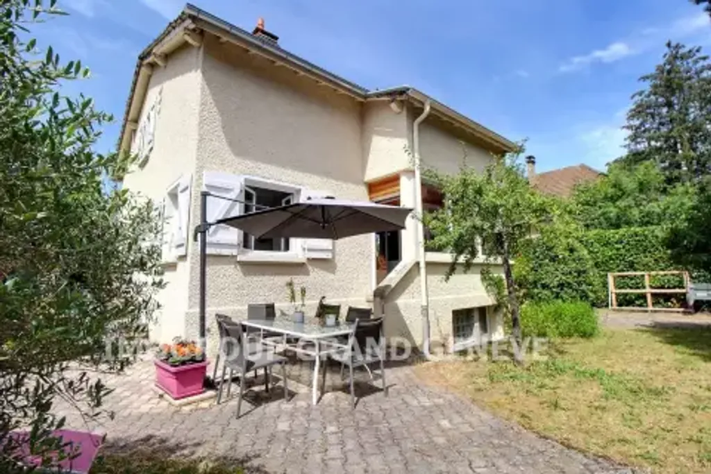 Achat maison à vendre 4 chambres 159 m² - Ambilly