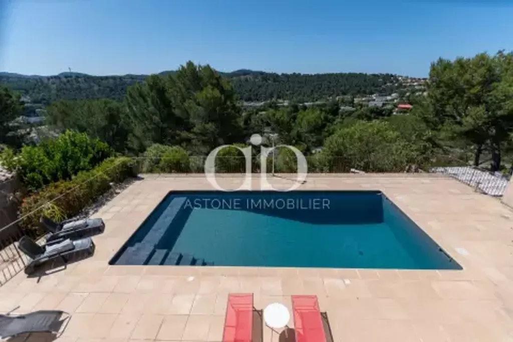 Achat maison à vendre 3 chambres 148 m² - Carnoux-en-Provence