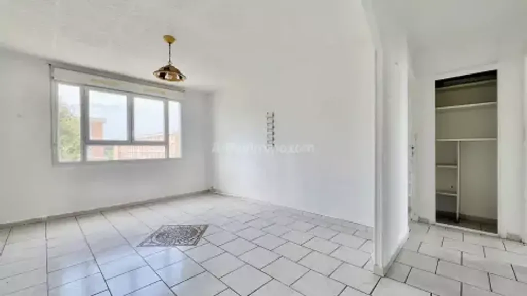 Achat appartement à vendre 3 pièces 55 m² - Fréjus