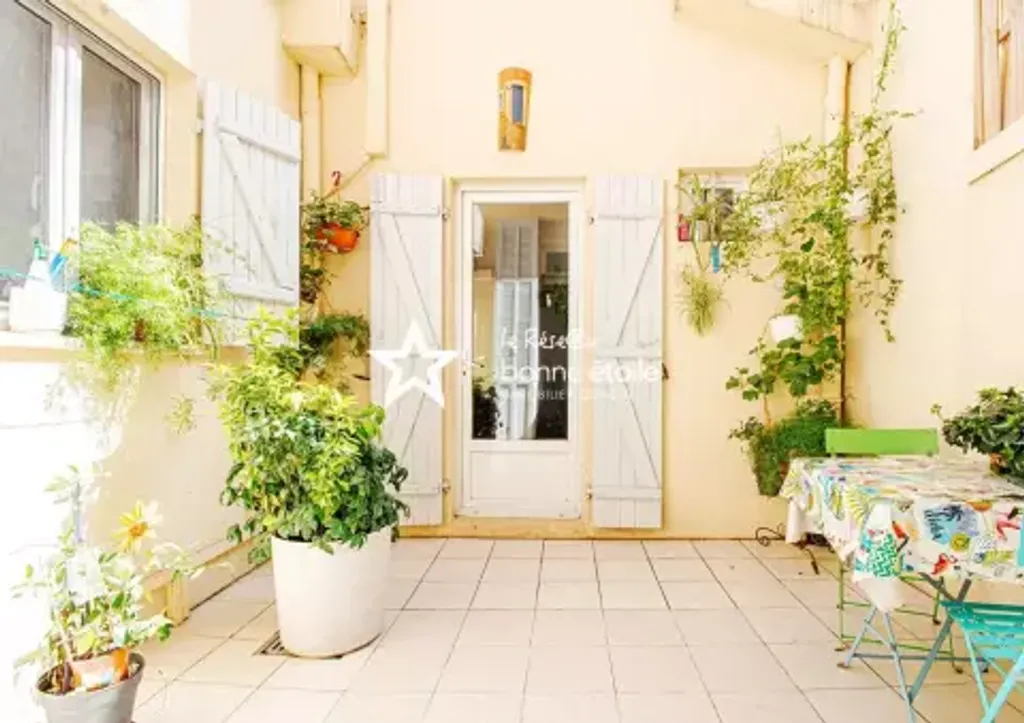 Achat loft à vendre 3 pièces 80 m² - Marseille 1er arrondissement