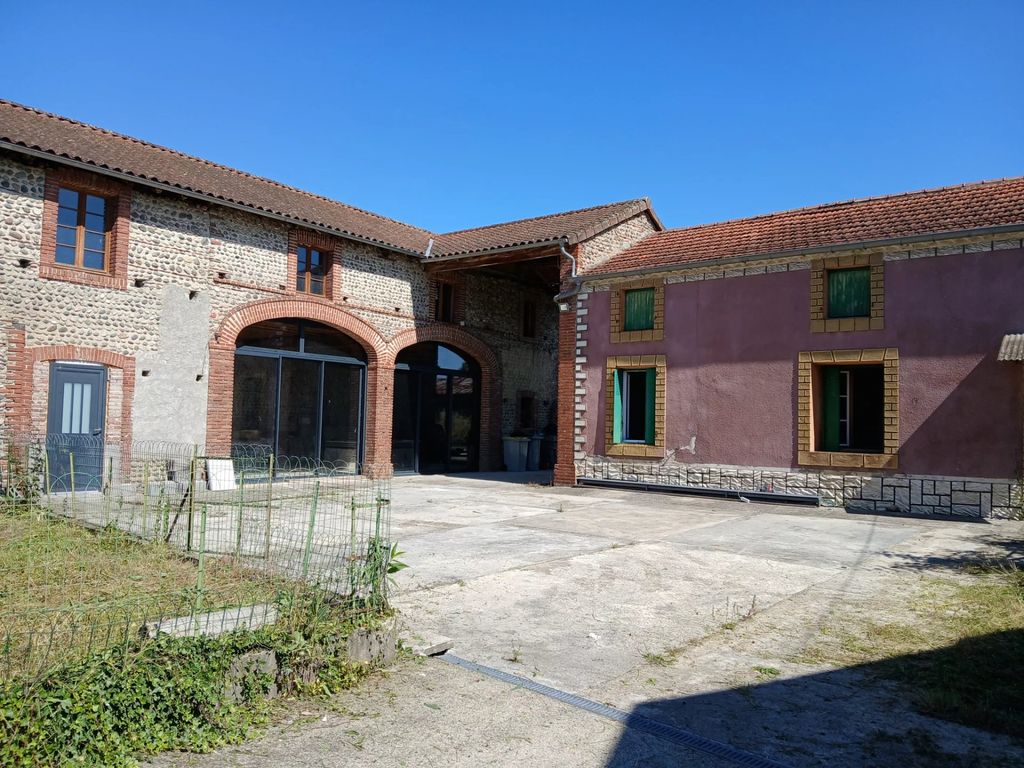 Achat maison à vendre 3 chambres 260 m² - Sarriac-Bigorre