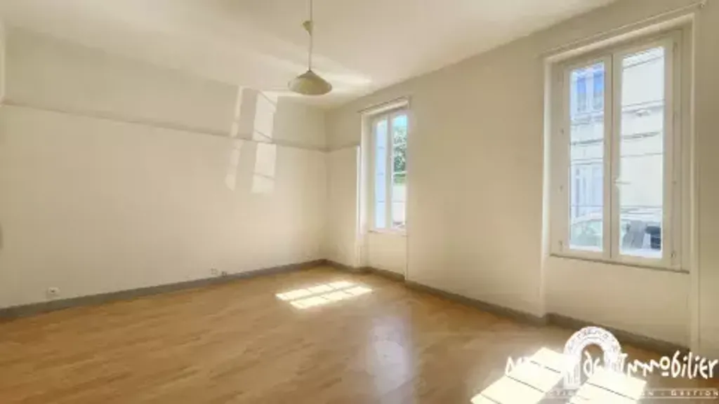 Achat maison à vendre 3 chambres 96 m² - Cognac