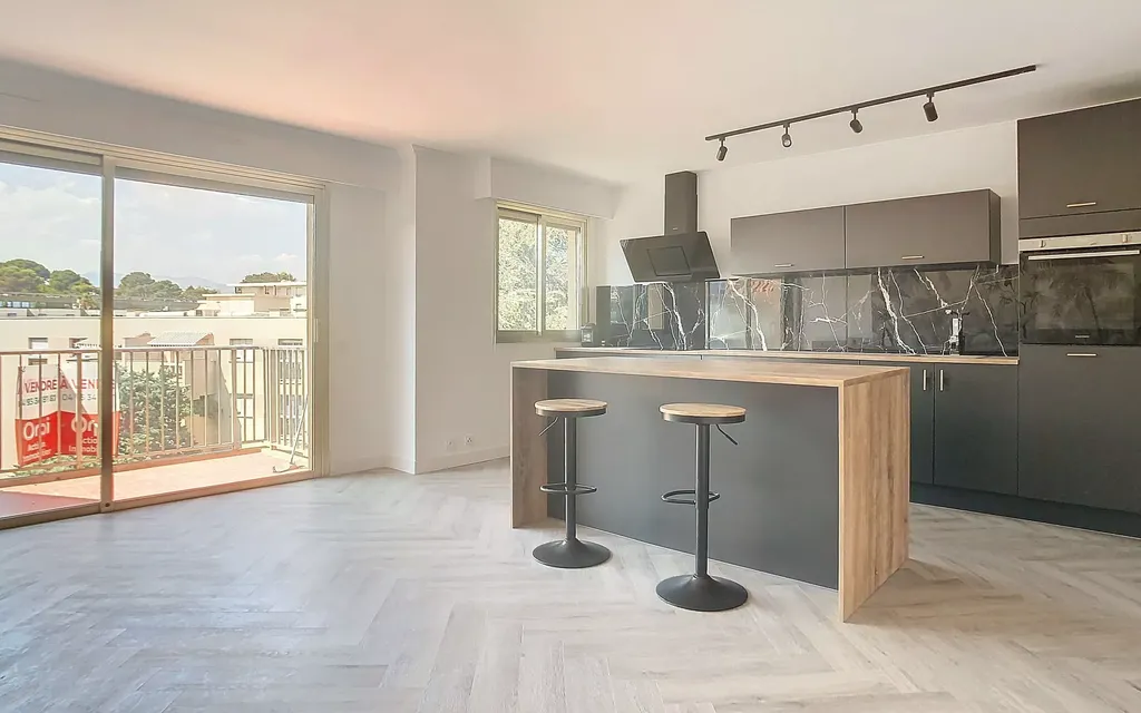 Achat appartement à vendre 3 pièces 67 m² - Antibes