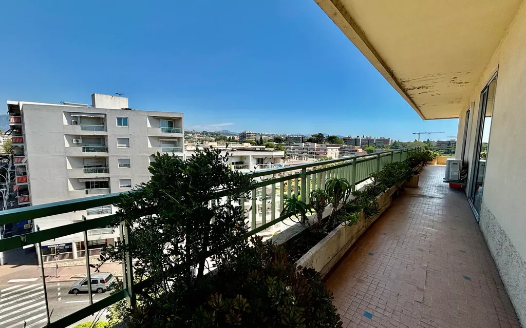 Achat appartement à vendre 3 pièces 74 m² - Cagnes-sur-Mer