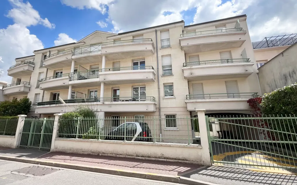 Achat appartement à vendre 2 pièces 47 m² - Neuilly-Plaisance