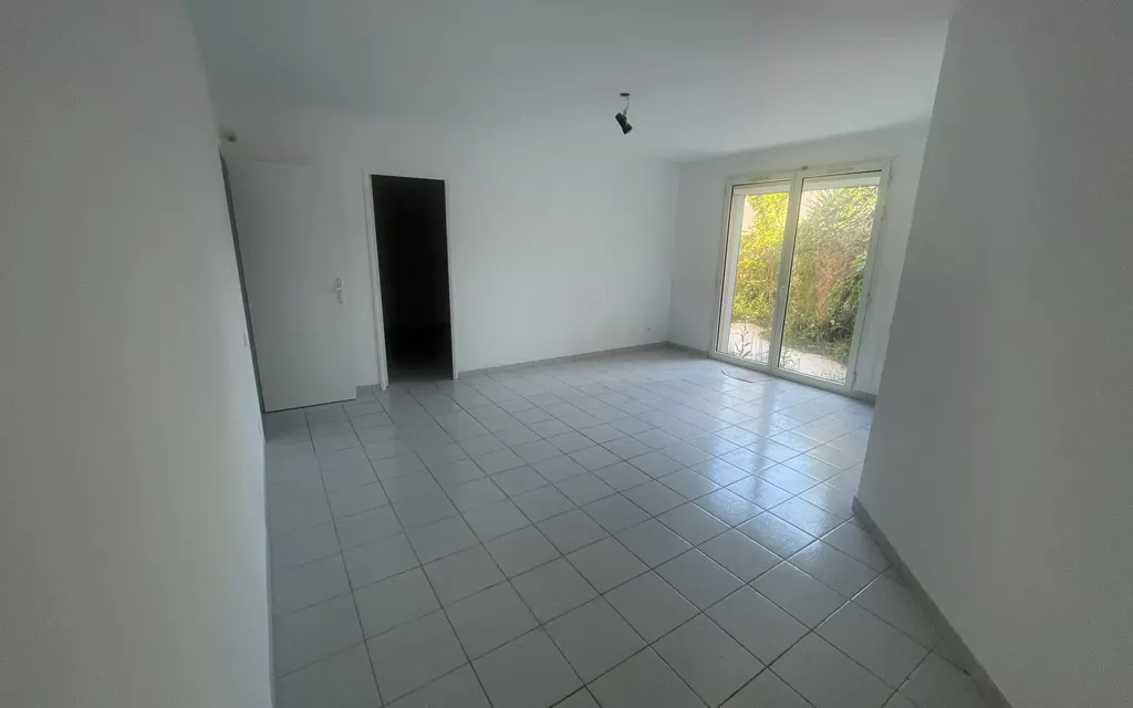 Achat appartement à vendre 3 pièces 61 m² - Istres