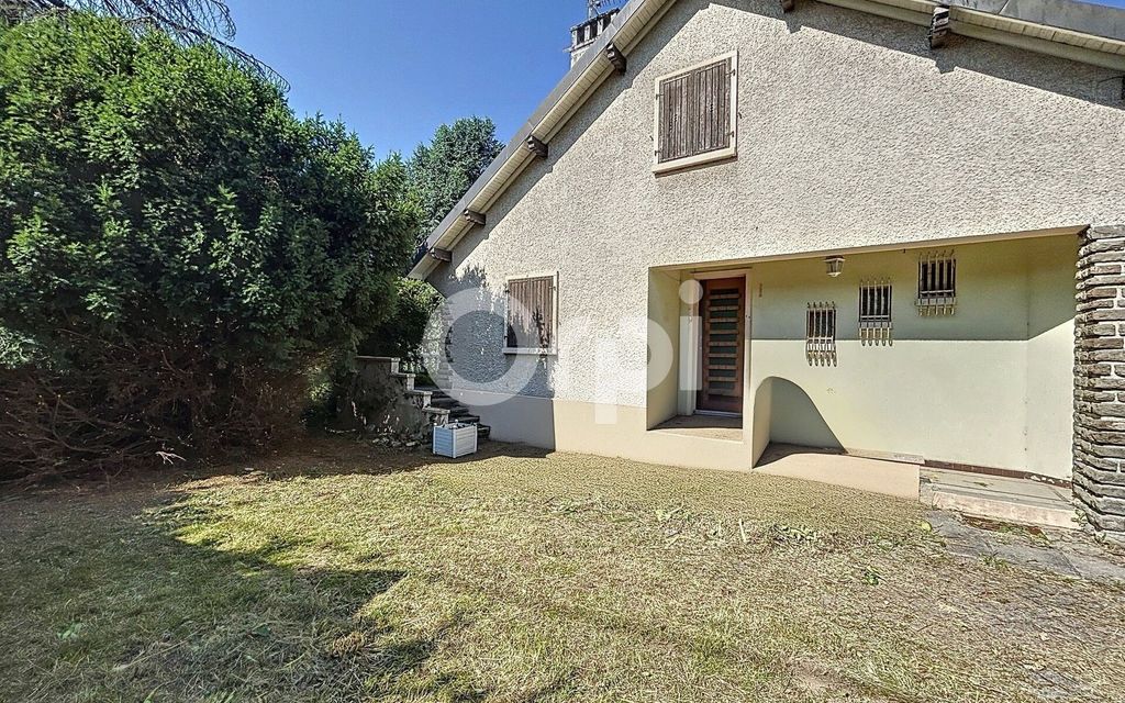 Achat maison à vendre 5 chambres 230 m² - Annemasse