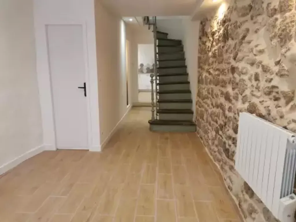 Achat maison à vendre 3 chambres 99 m² - Saint-Pargoire