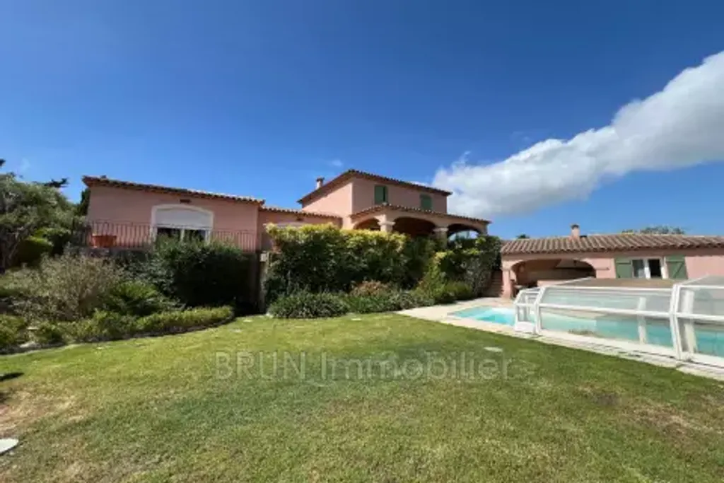 Achat maison à vendre 5 chambres 220 m² - Antibes