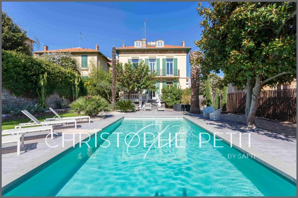 Achat maison à vendre 7 chambres 263 m² - Cannes