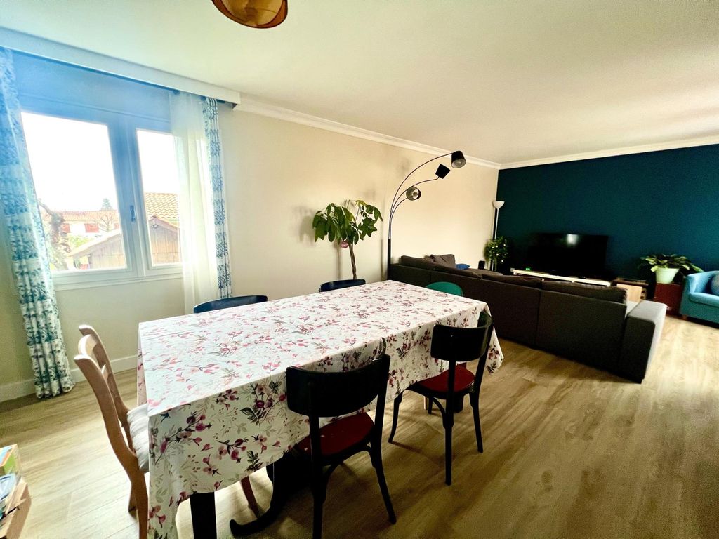 Achat maison à vendre 5 chambres 125 m² - Ambarès-et-Lagrave