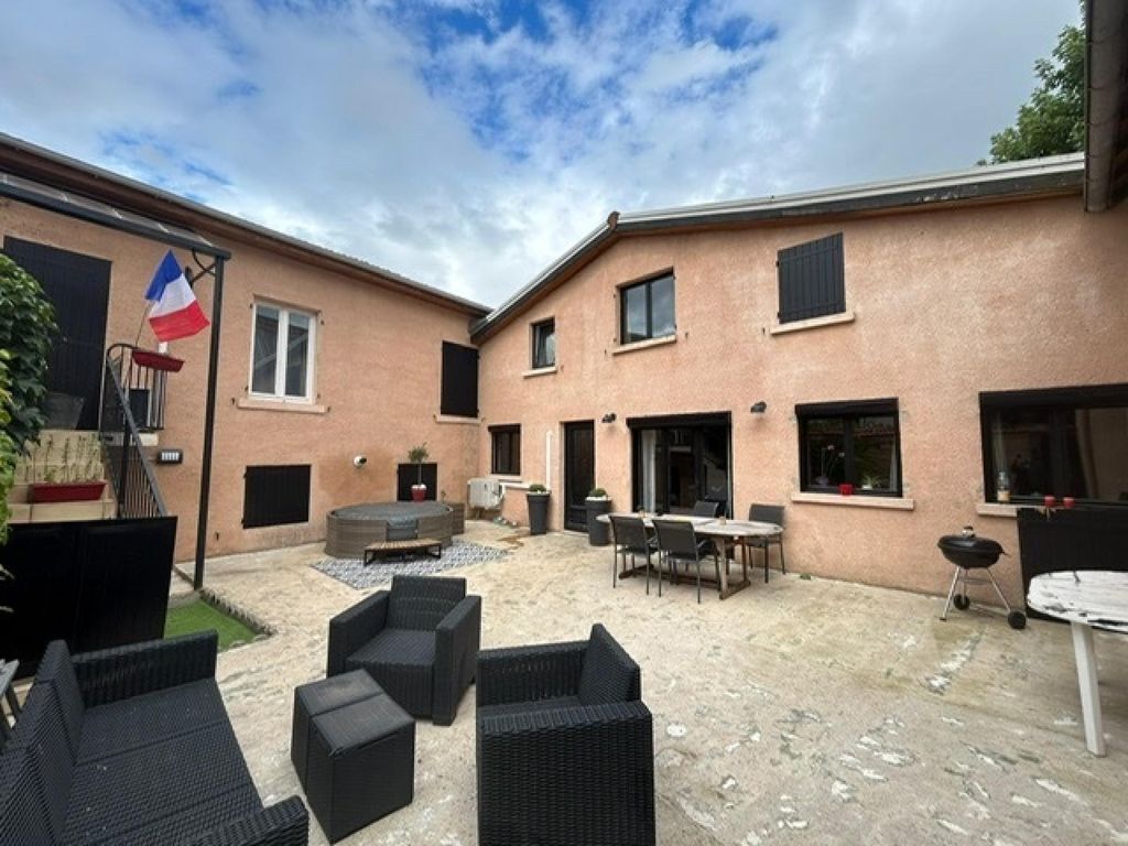 Achat maison à vendre 4 chambres 160 m² - Roanne