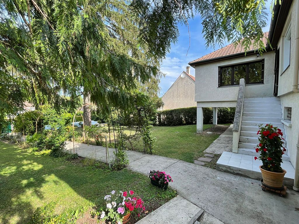 Achat maison à vendre 5 chambres 136 m² - Mézières-sur-Seine