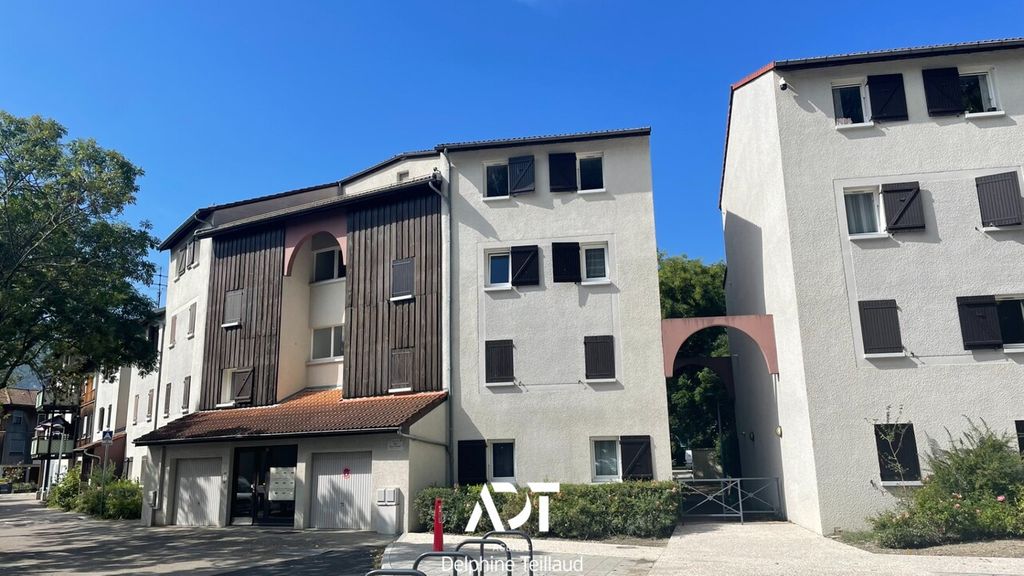 Achat appartement à vendre 4 pièces 78 m² - Saint-Martin-le-Vinoux