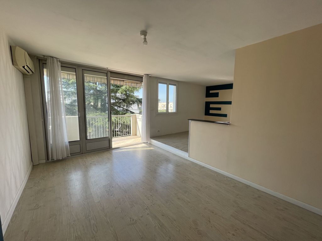 Achat appartement à vendre 5 pièces 81 m² - Nîmes