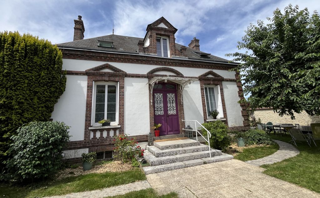 Achat maison à vendre 4 chambres 132 m² - Ézy-sur-Eure