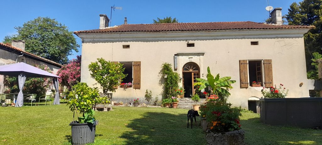 Achat maison à vendre 4 chambres 244 m² - Saint-Privat-en-Périgord