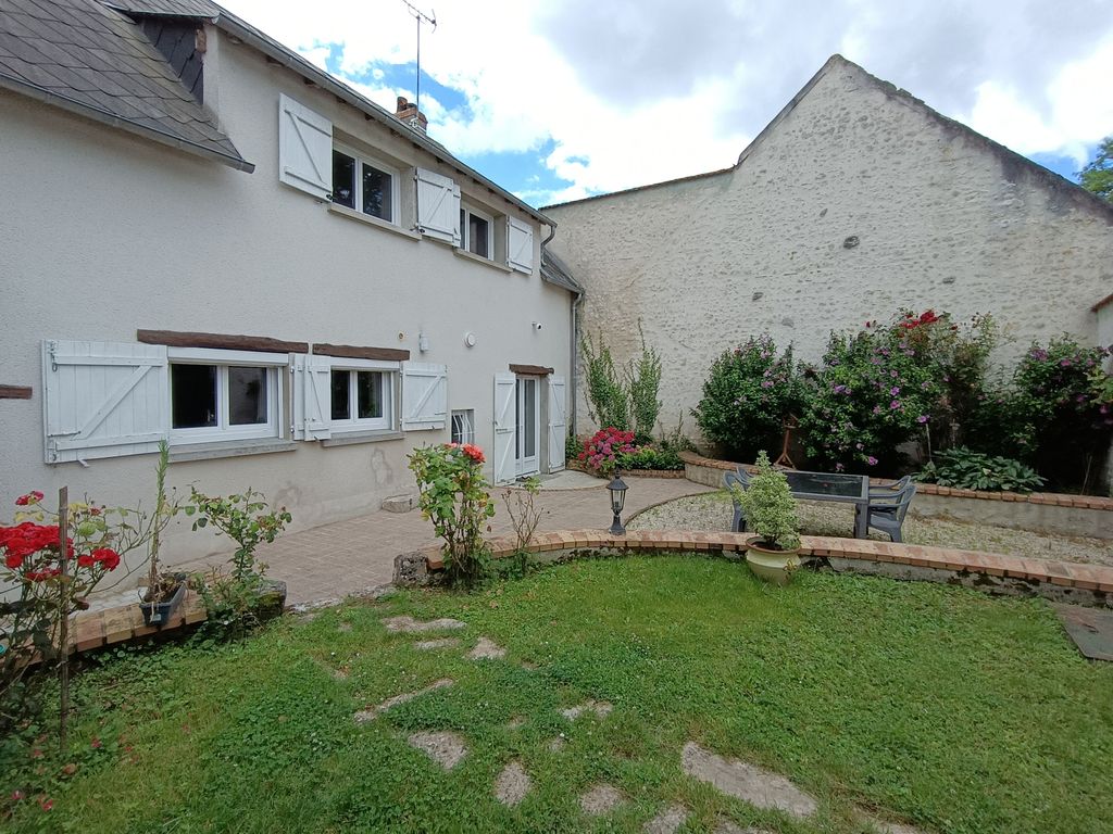 Achat maison à vendre 4 chambres 146 m² - Saint-Ay