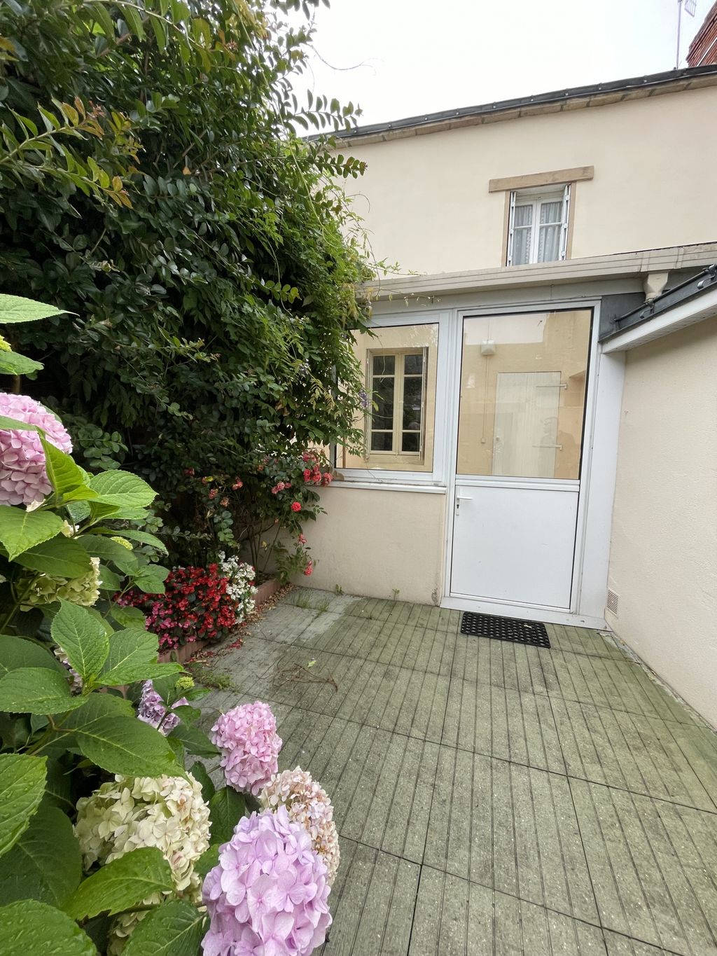 Achat maison à vendre 4 chambres 100 m² - Saint-Étienne-de-Montluc