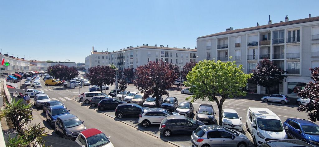 Achat appartement à vendre 3 pièces 72 m² - Royan