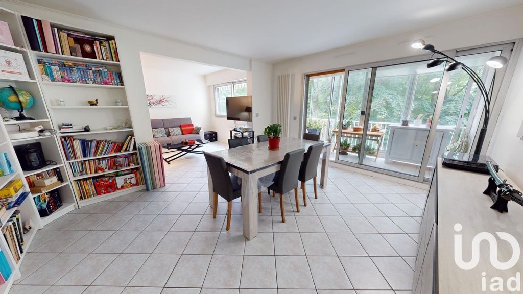 Achat appartement à vendre 4 pièces 92 m² - Vaux-le-Pénil