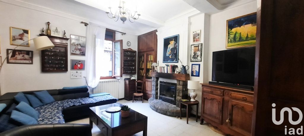 Achat maison à vendre 4 chambres 210 m² - Saint-Laurent-le-Minier