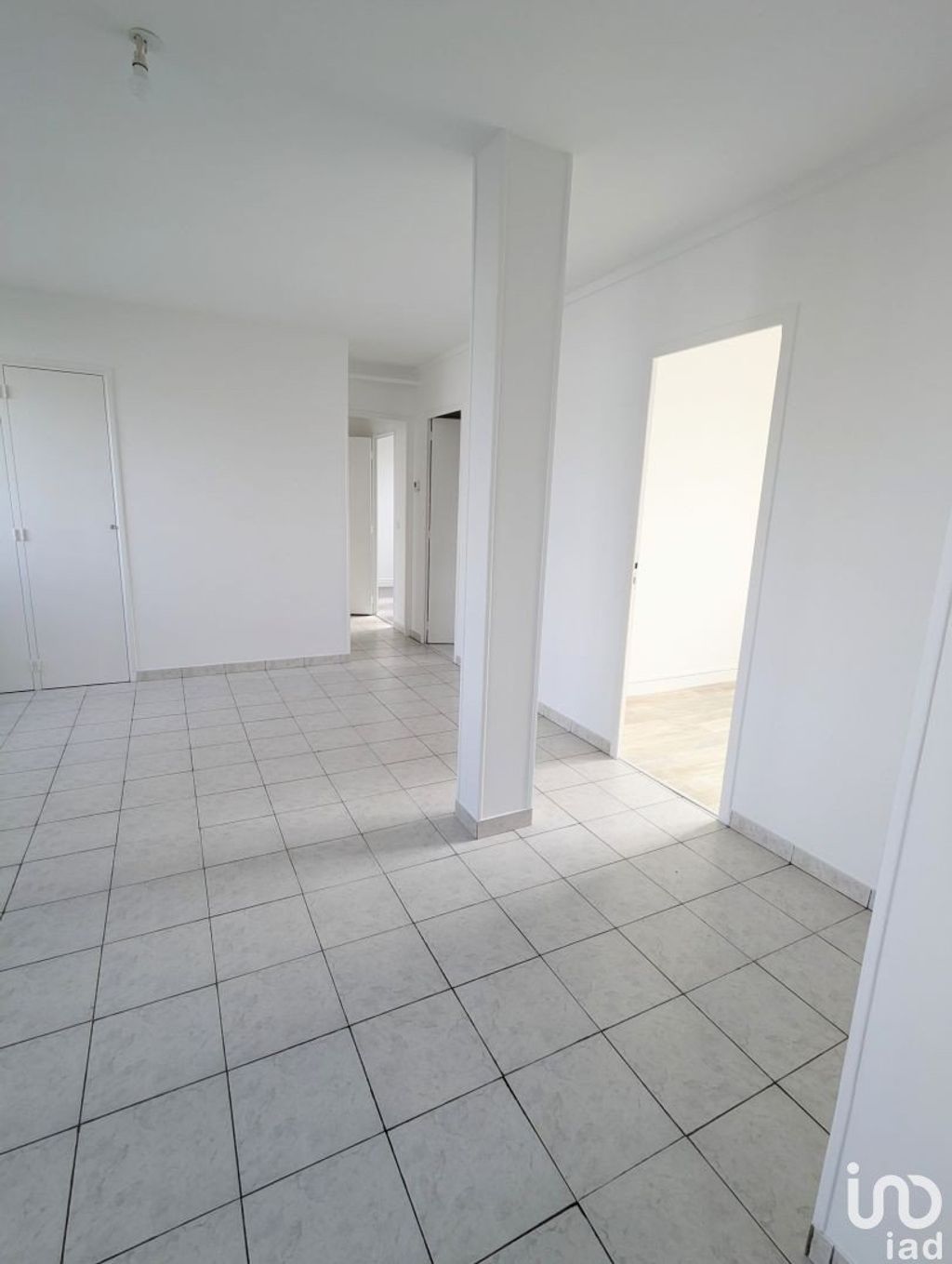 Achat appartement à vendre 2 pièces 63 m² - Saint-Pierre-lès-Nemours