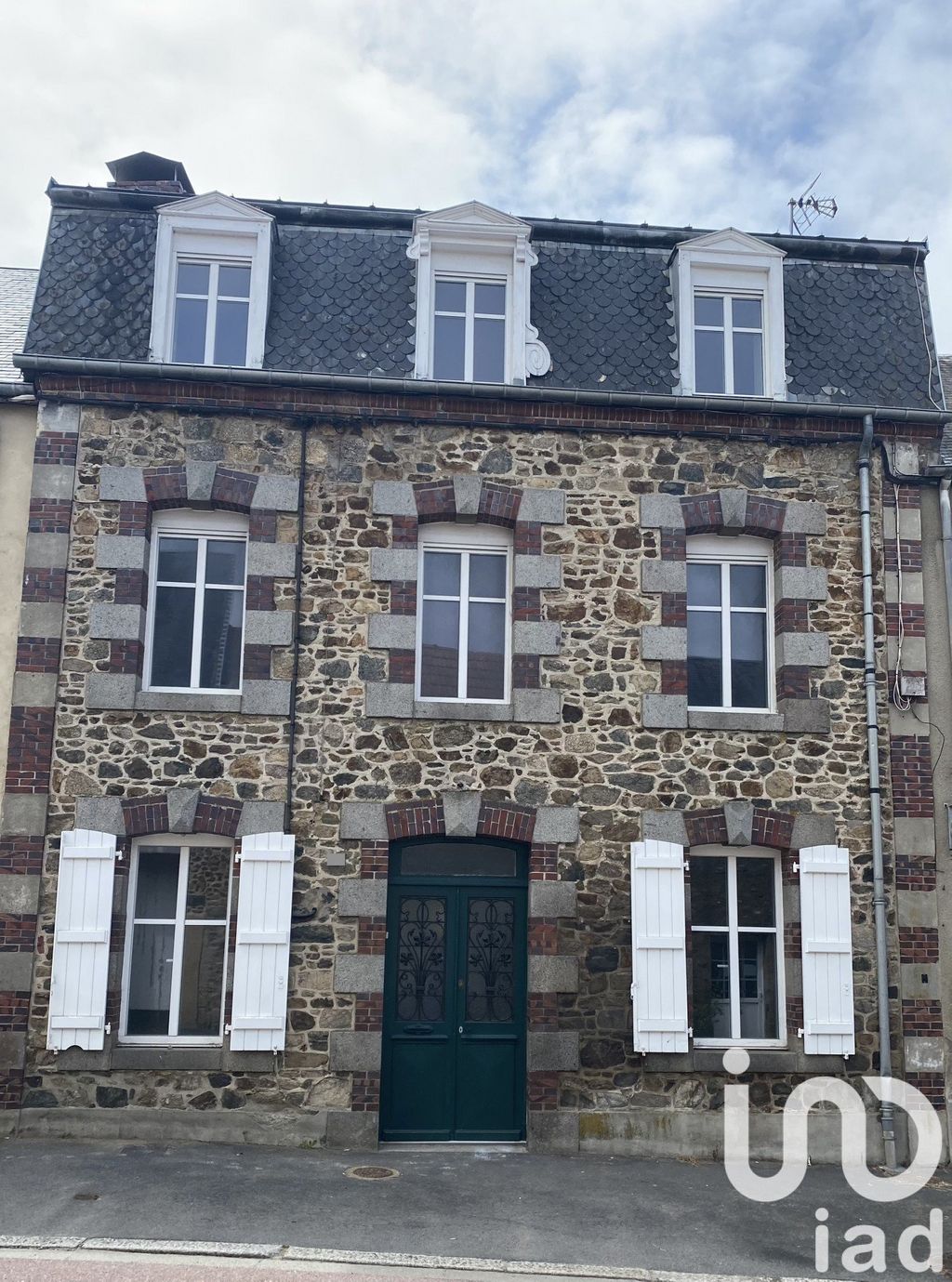 Achat maison à vendre 3 chambres 107 m² - Saint-Sauveur-Lendelin