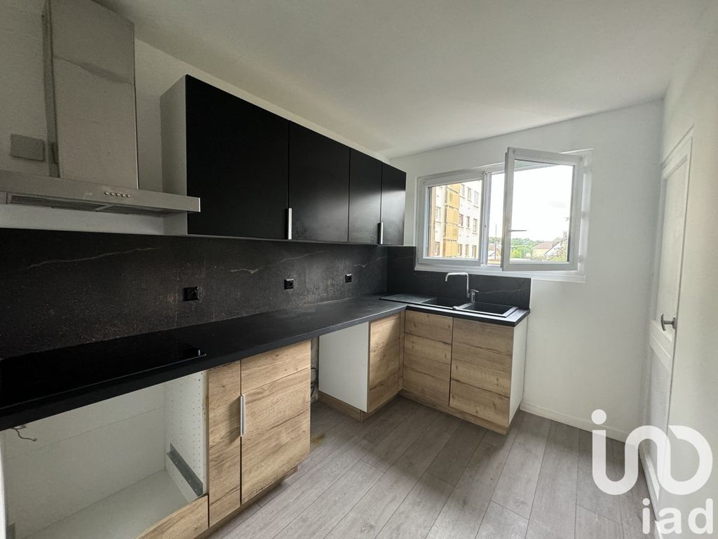 Achat appartement à vendre 5 pièces 88 m² - Saint-Fargeau-Ponthierry