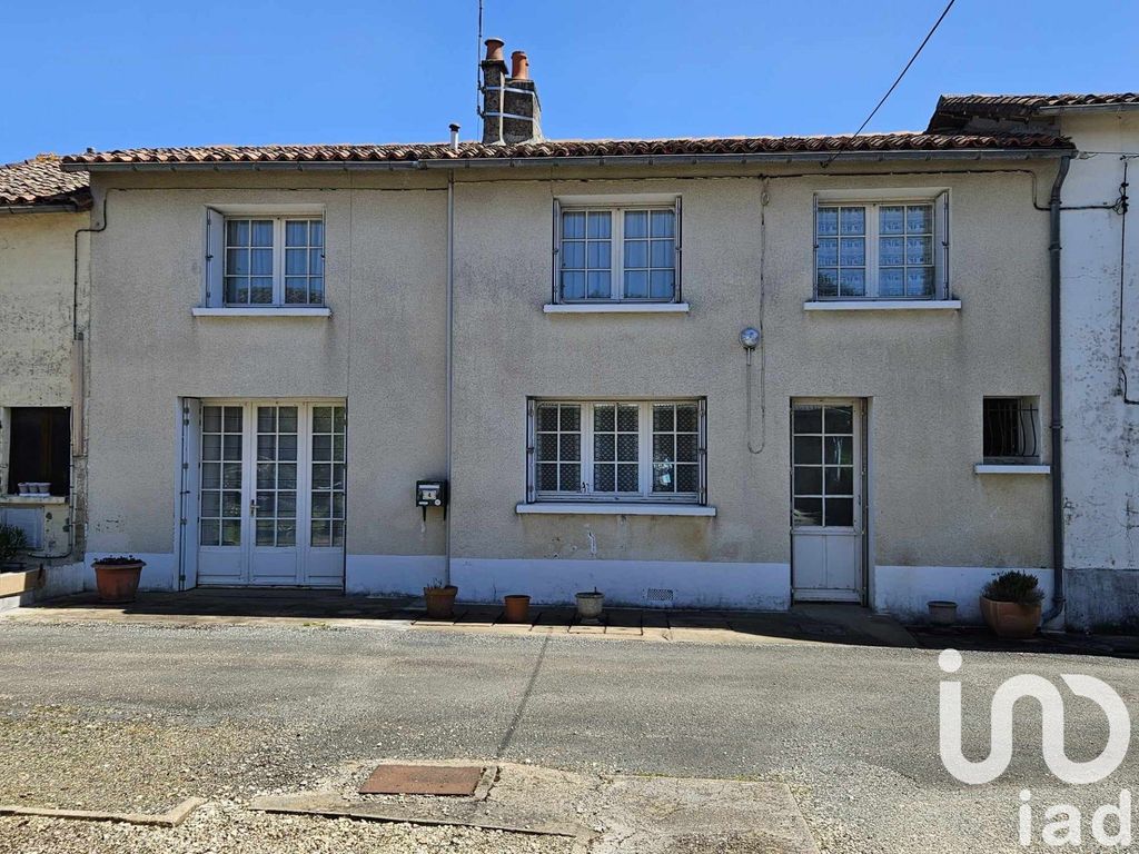 Achat maison à vendre 4 chambres 125 m² - Londigny