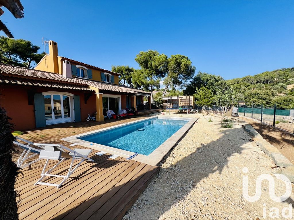 Achat maison à vendre 4 chambres 192 m² - Sanary-sur-Mer