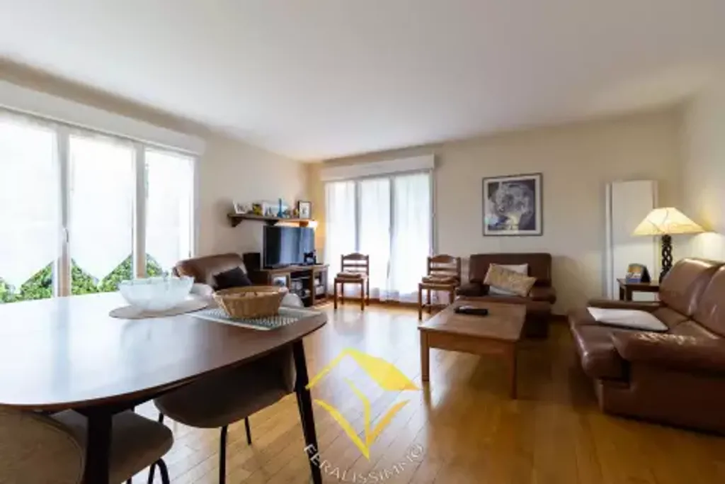 Achat appartement à vendre 3 pièces 83 m² - Cergy