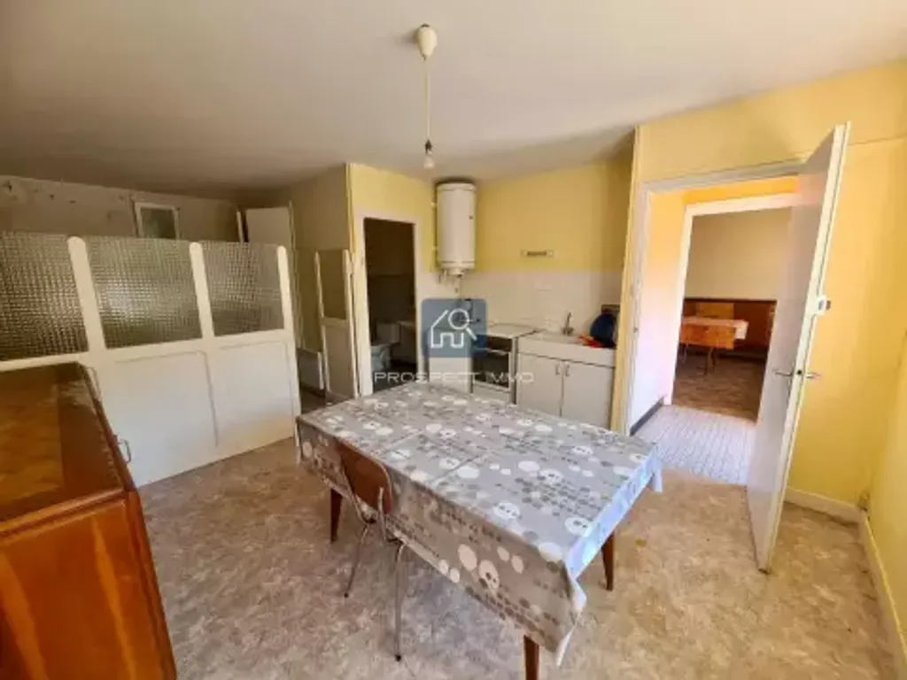 Achat studio à vendre 54 m² - Saint-Geniez-d'Olt-et-d'Aubrac