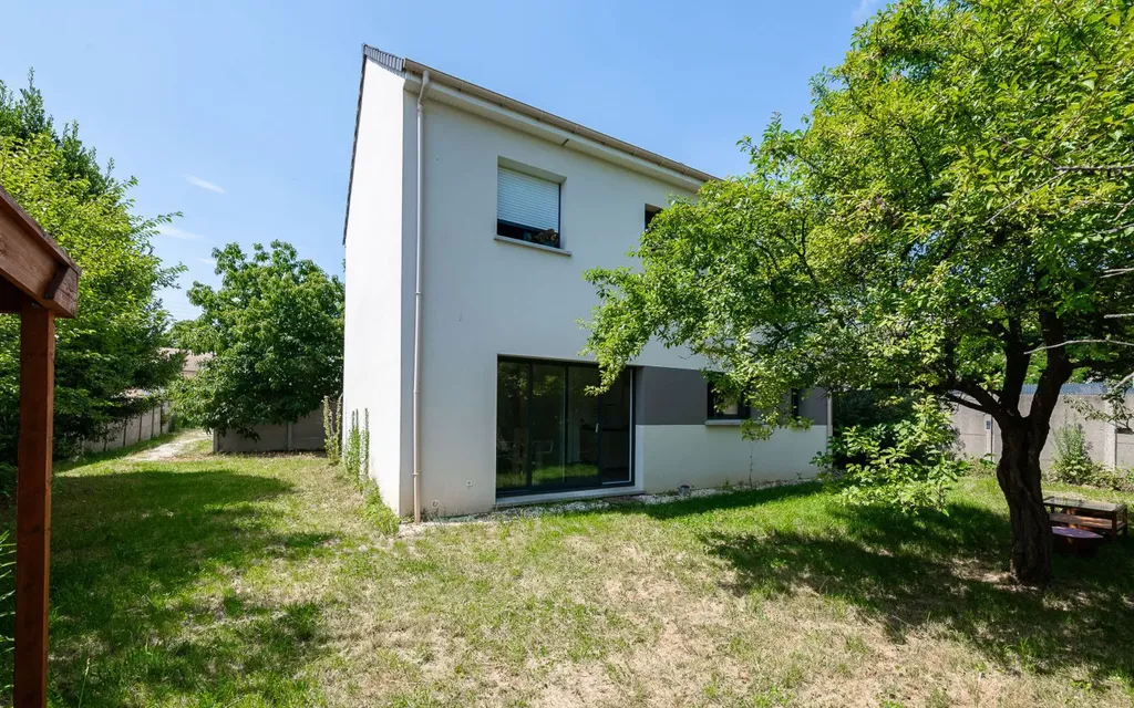 Achat maison à vendre 5 chambres 113 m² - Montfermeil