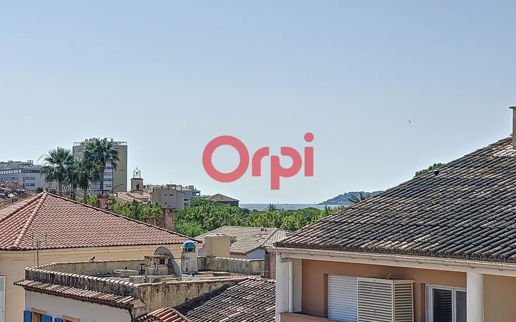 Achat appartement à vendre 3 pièces 77 m² - Sainte-Maxime