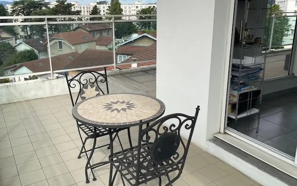 Achat appartement à vendre 5 pièces 107 m² - Caluire-et-Cuire